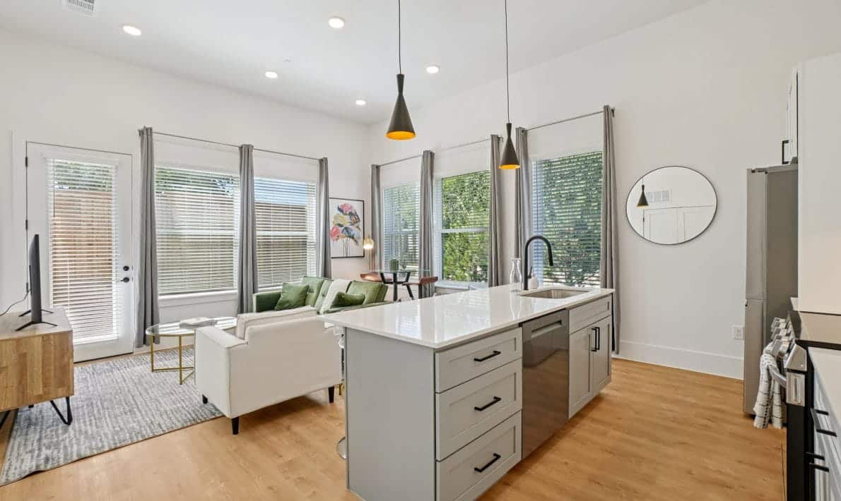 Apartments in Design District, Dallas | Uptown Locators