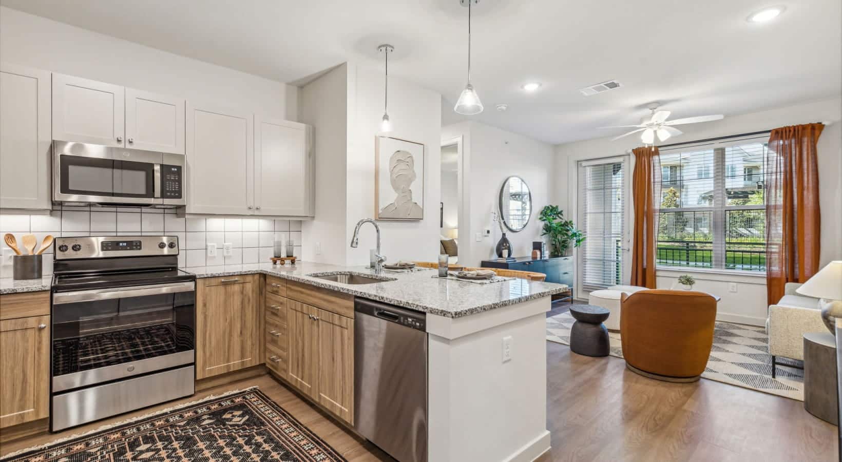 Apartments in Midtown, Dallas | Uptown Locators