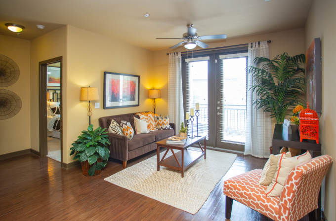 MAA Market Center apartments