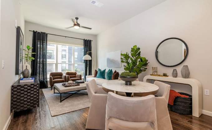 Vidorra McKinney Avenue apartments