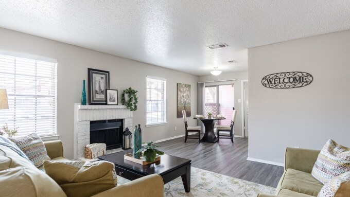 Cobblestone Village apartment photo